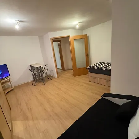 Апартаменты 2-raum Zentrumsnah Плауэн